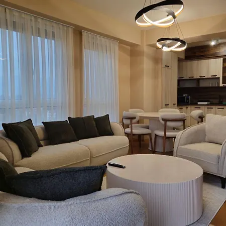 Skyline 12 East Gate סקופיה