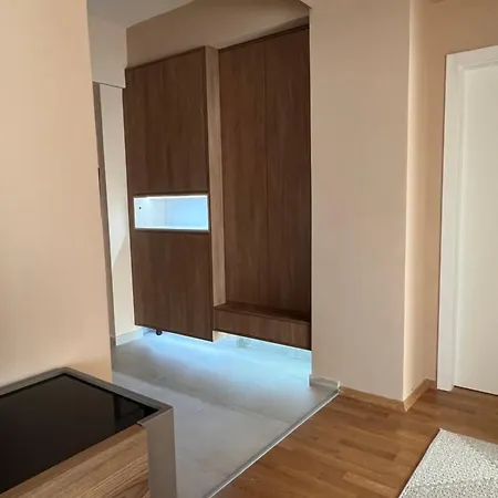 Skyline 12 East Gate