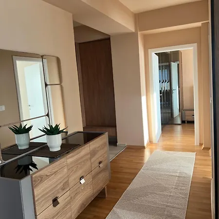 Skyline 12 East Gate