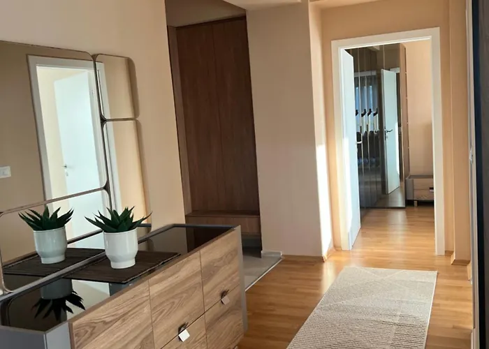 Skyline 12 East Gate